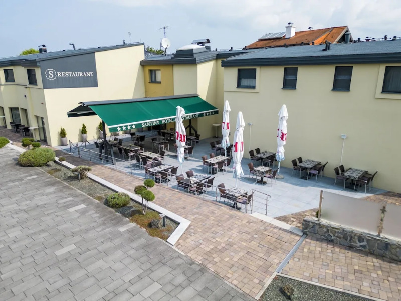Santiny Hotel & Restaurant