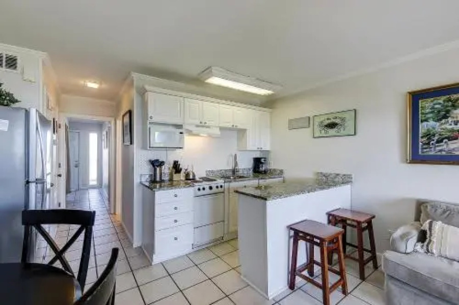 Sea Cabin 321 B by RedAwning