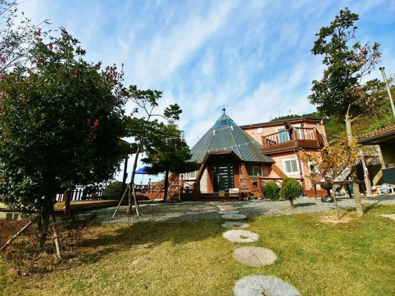 Geoje Sea Love Pension