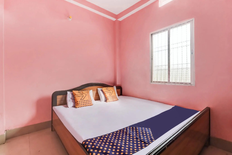 SPOT ON 82365 Red Rose Hotel