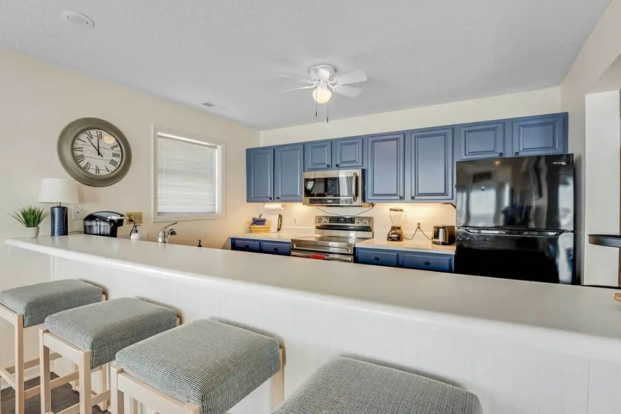 Regatta Bay Condo: Water Views & Pool Access!