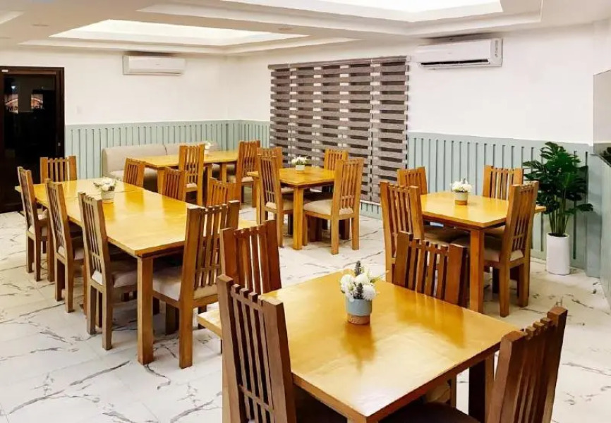 Casareal Hotel by RedDoorz