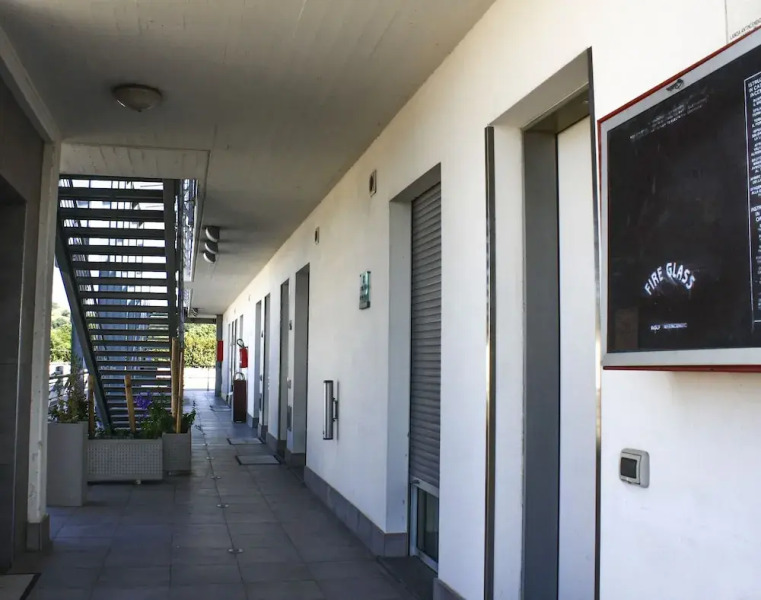 Hotel Bed & Business