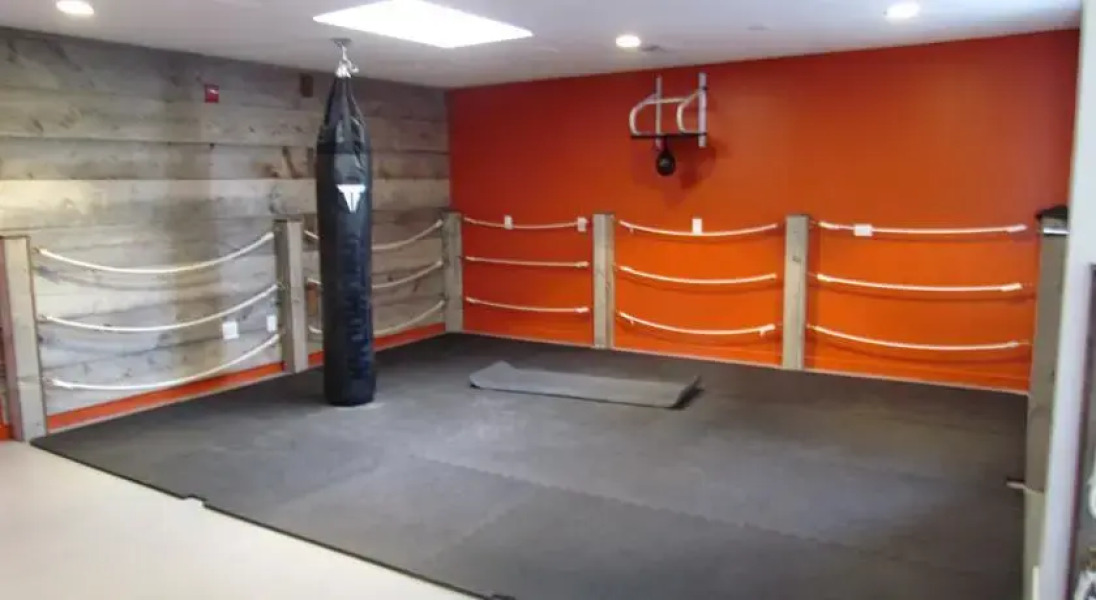 One Bedroom Apartment in a Multi-million Neighborhood