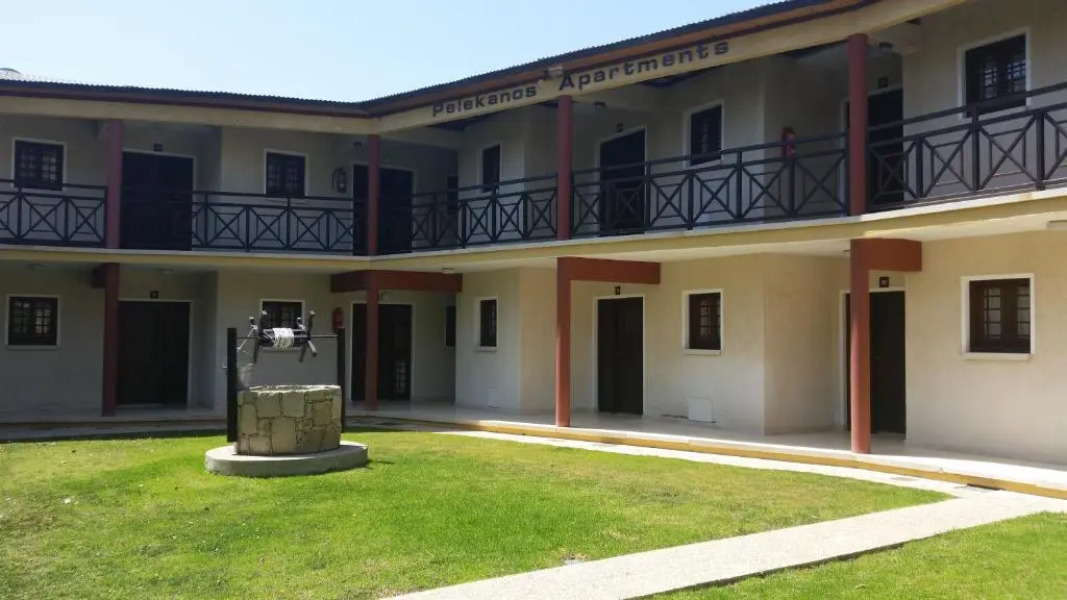 Pelekanos Apartments