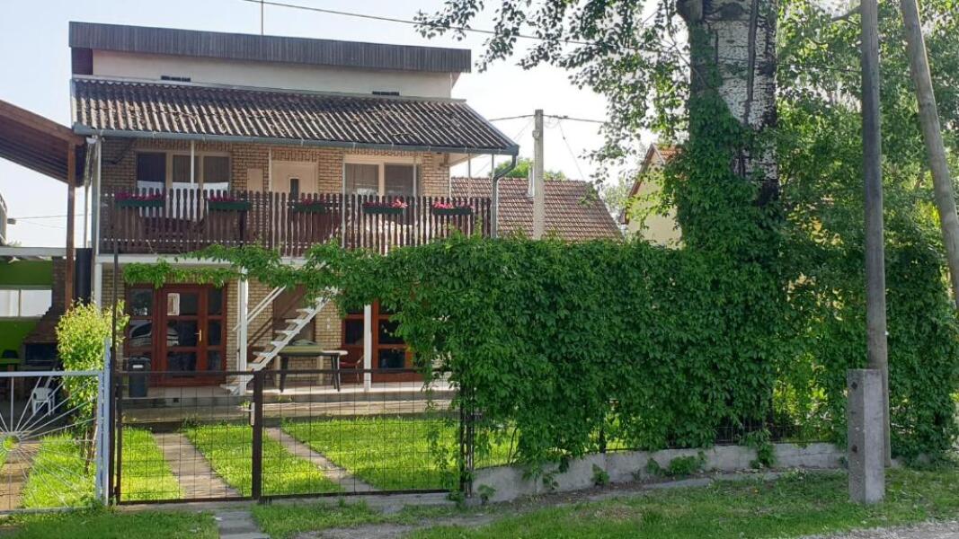 Sárga311 Üdülőház Szeged