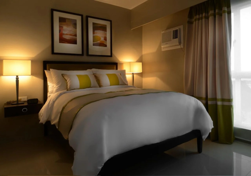 Bellini Suites at Presidio, Lakefront