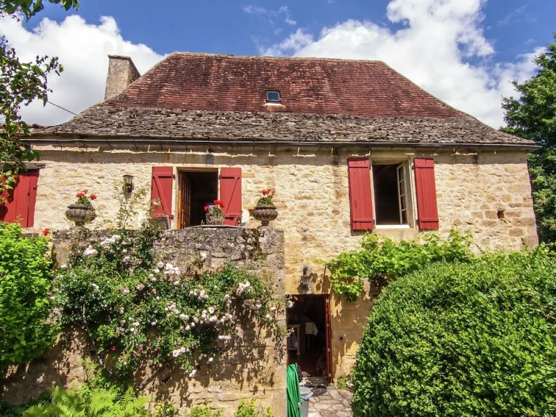 Spacious Farmhouse with private garden in Saint-Cybranet