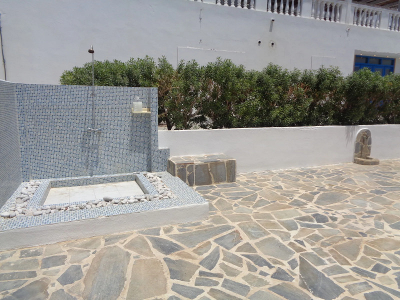 Blue and White Studios & Apartments