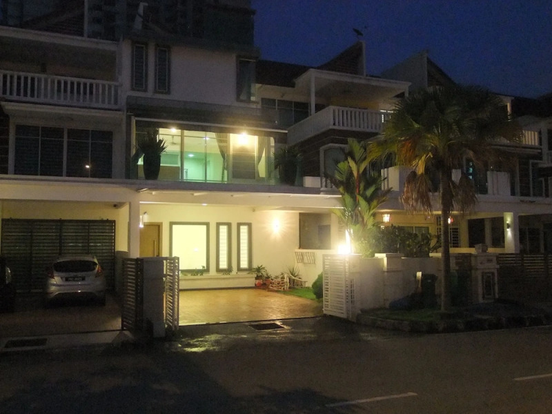 iBook 1 - Luxury Holiday Homestay