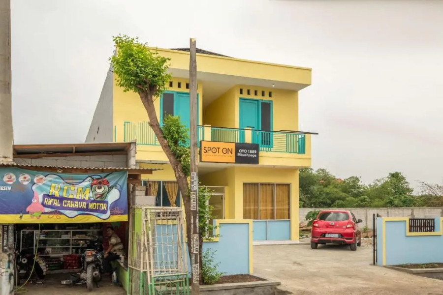 OYO Life 1889 Mbuahpage