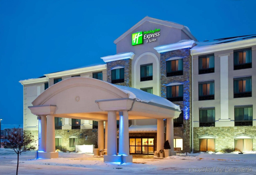 Holiday Inn Express Hotel & Suites Bismarck by IHG