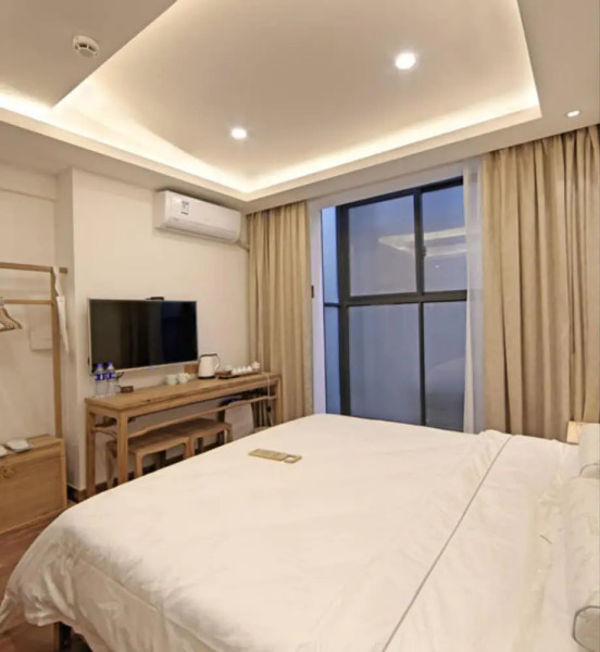 Wuyishan Old Street Hill Lodge