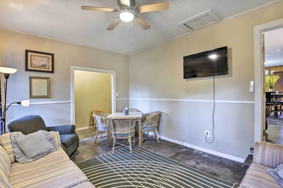 Cozy Graham Retreat ~ 3 Mi to Lake Eddleman!