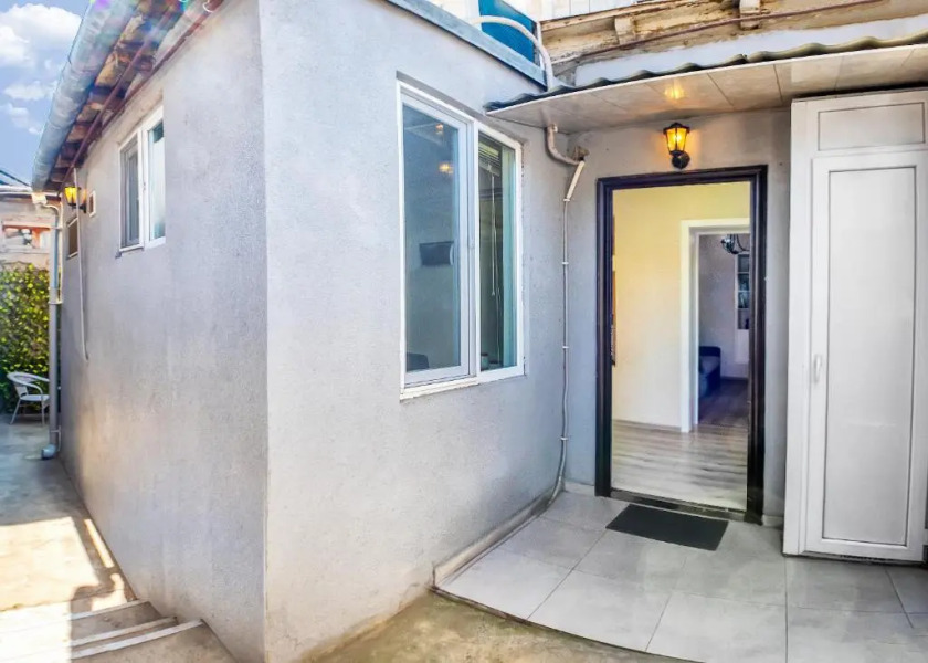 H&B apartments Izashvili