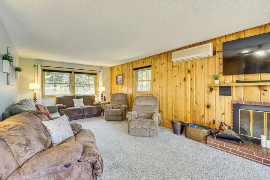 Beautiful Chetek Home w/ Prairie Lake Access!