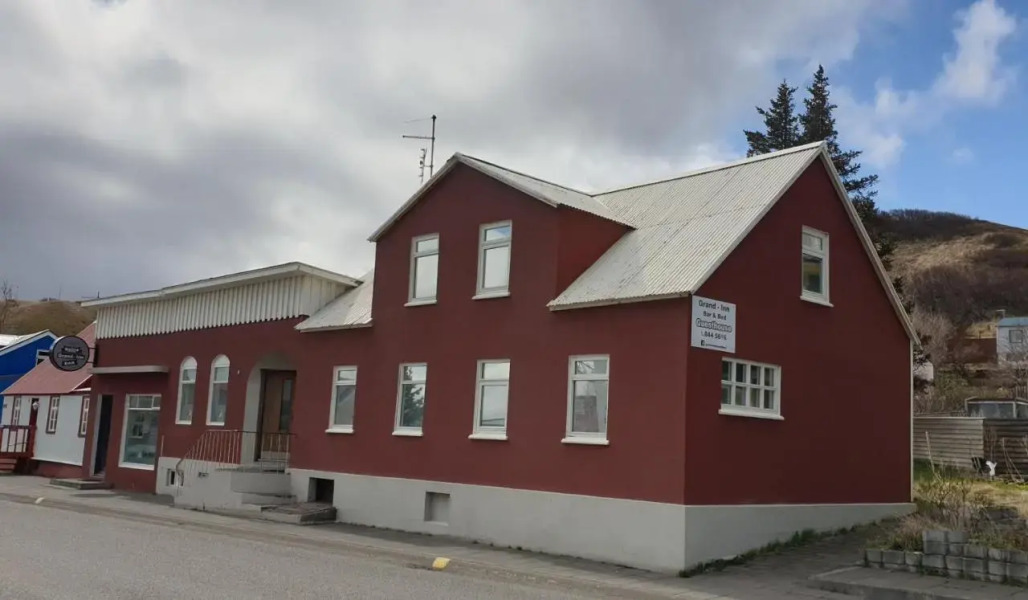 Grand-Inn Bar and Bed