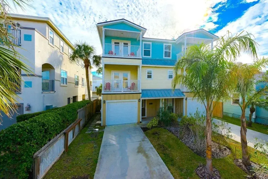 Luxury Living II - Modern Beach Townhouse