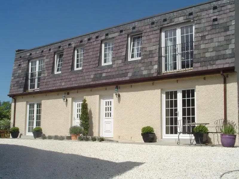 Aaron Glen Guest Apartments