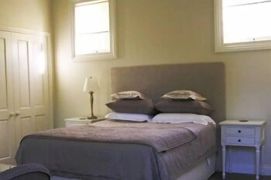 Camellia Cottage Bed & Breakfast