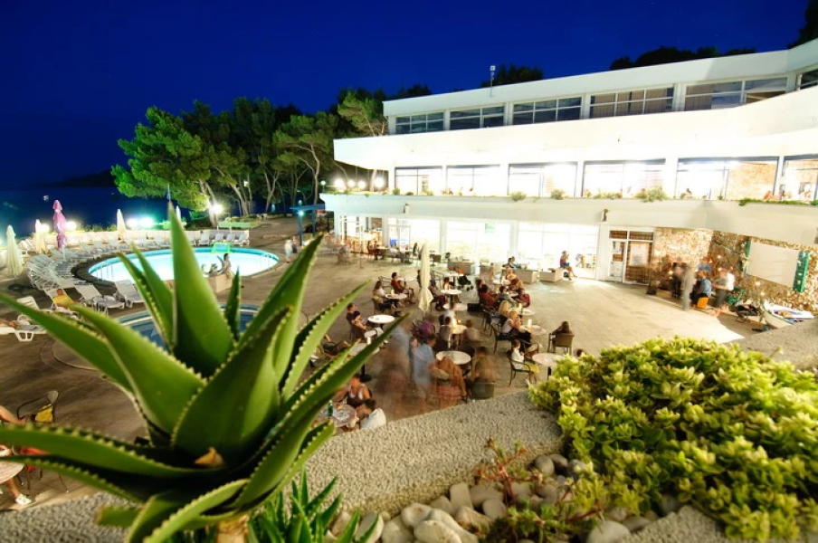 Hotel & App. Fontana Jelsa