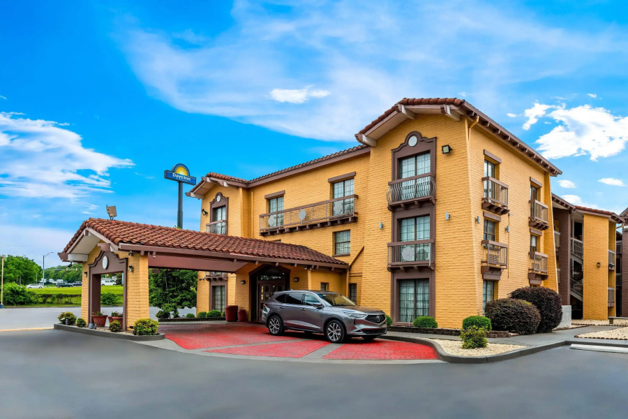 Days Inn by Wyndham Birmingham/West