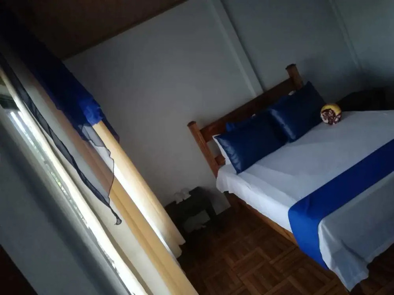 Soda y Cabinas El Parque