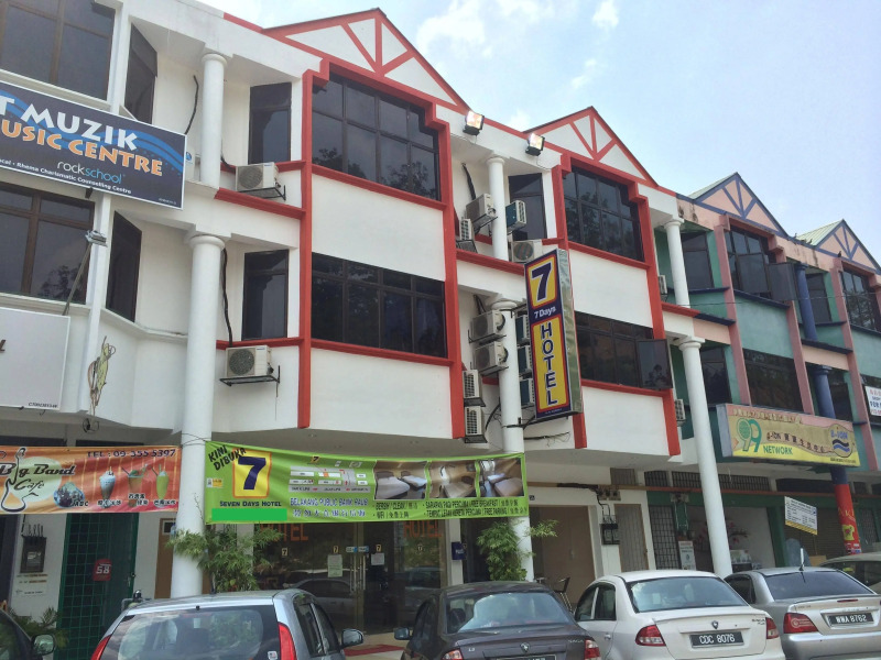 OYO 635 Seven Days Hotel