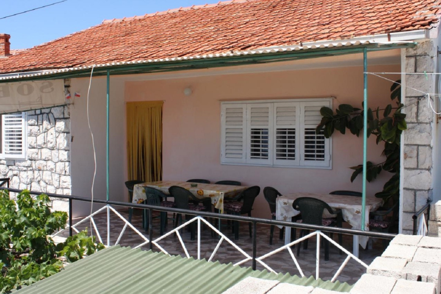 Room Mare - economy rooms: R3 Sucuraj, Island Hvar