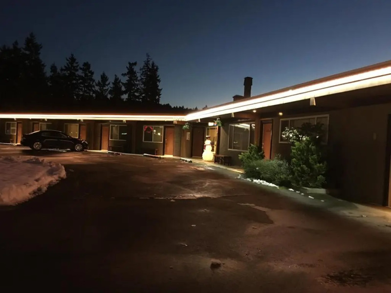 Arbutus Grove Motel