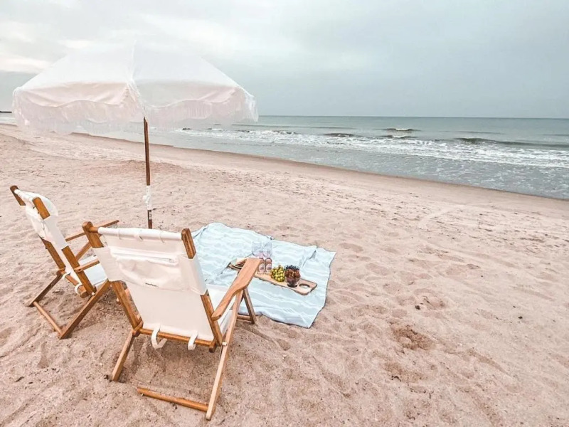 Luxury Villa 3 Blocks from the Beach with Hot Tub a Fire Pit and Outdoor Oasis