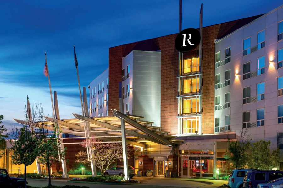 Renaissance by Marriott Boston Patriot Place Hotel