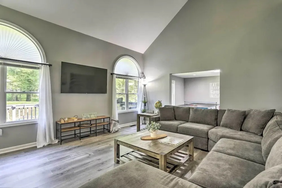 Scotron Home W/game Room - 5 Miles to Skiing!