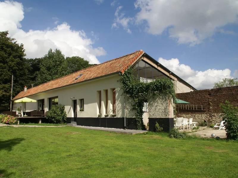 Luxurious Holiday Home near Courset with swimming pool