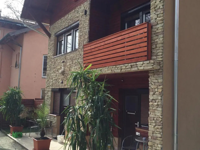 Smeraldo Kastely Szallo