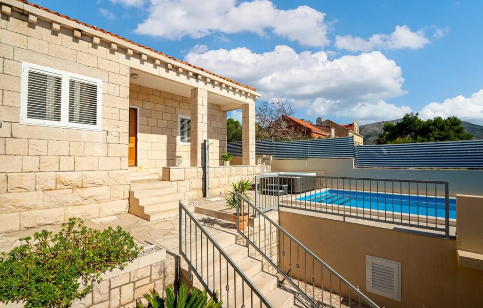 Amazing Home in Orebic with Hot Tub, WiFi & Outdoor Swimming Pool