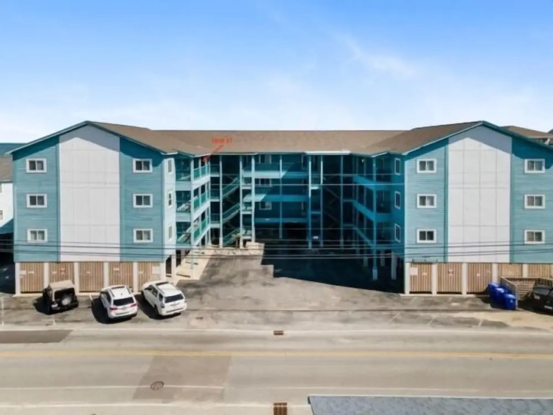 Ocean Time - Steps To The Beach! Carolina Beach Charm Surrounds You When Your On Ocean Time! 2 Bedroom Condo by Redawning