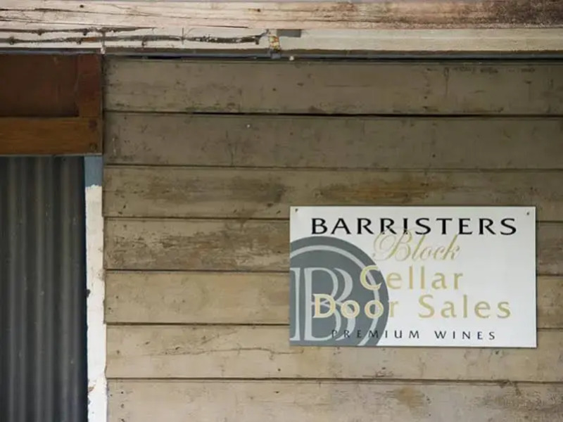 Barristers Block Vigneron Villa