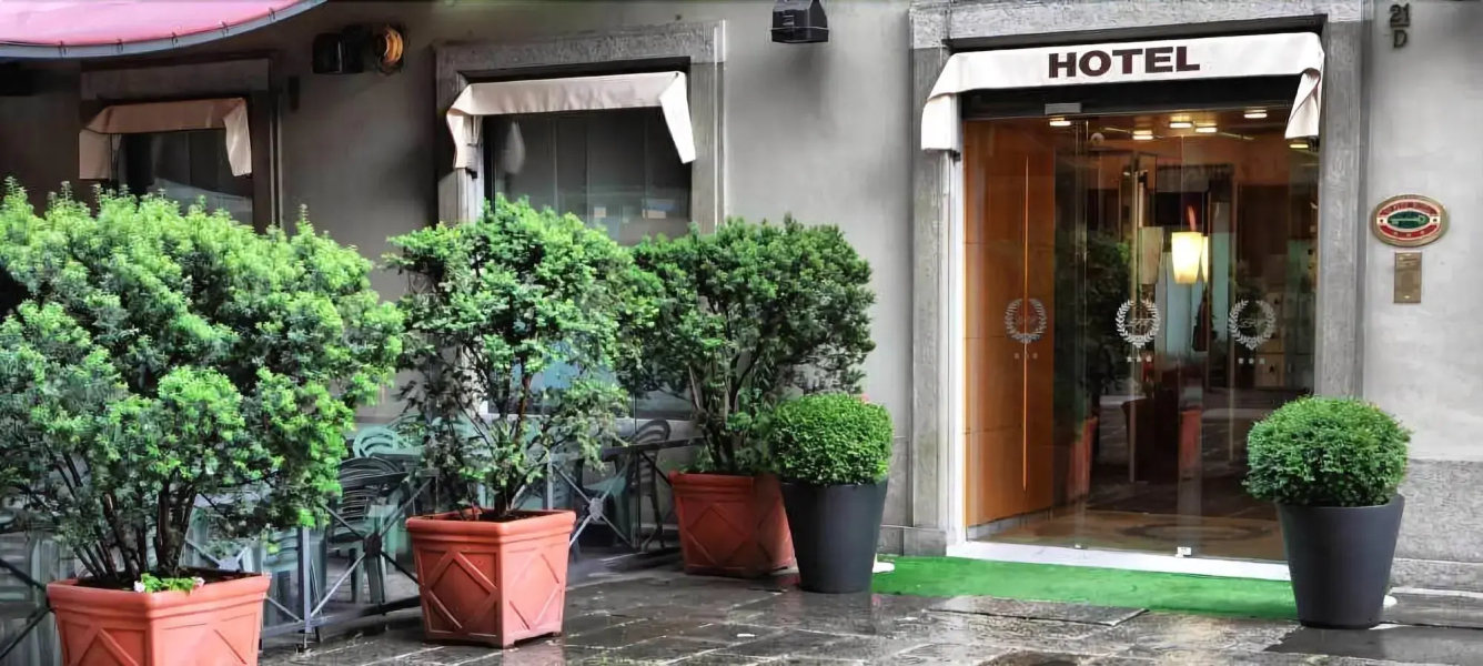 Le Petit Hotel