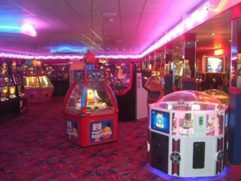 Lyons Robin Hood, Savannah