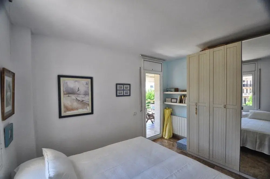 2BR Center & Swimming Pool