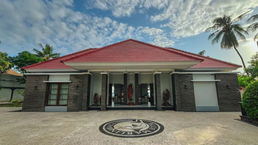 Blue Marlin 6-BR Villa Singaraja Bali