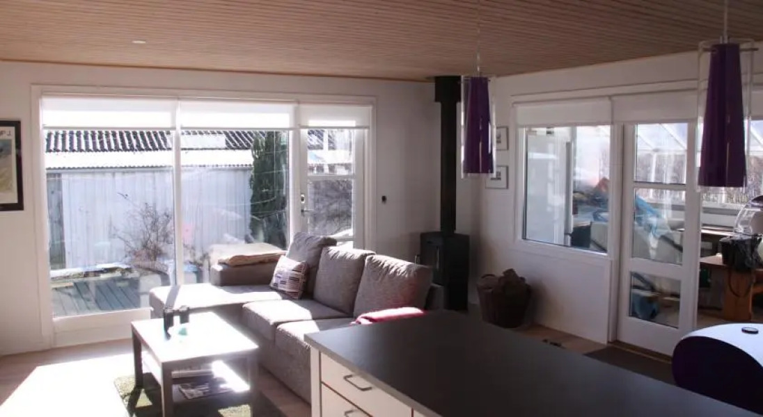 Anemone 26 Holiday House