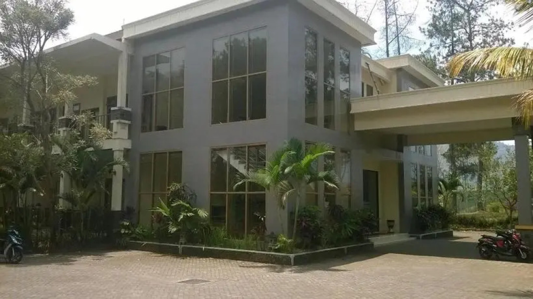 Taman Wisata Selorejo and Resort