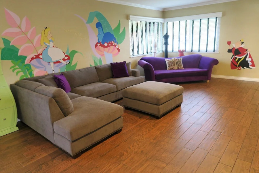 The Wonderland House 5 Bedrooms 3 Bathrooms Home