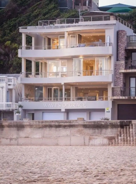 Cozy Room With a Partial sea View