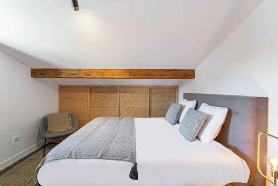 4 Bedroom Duplex With Large Balcony and Parking