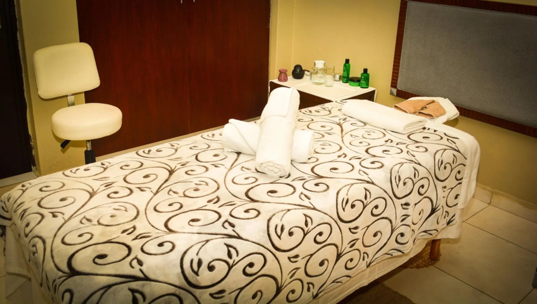 Serendib Suites & Conference Center