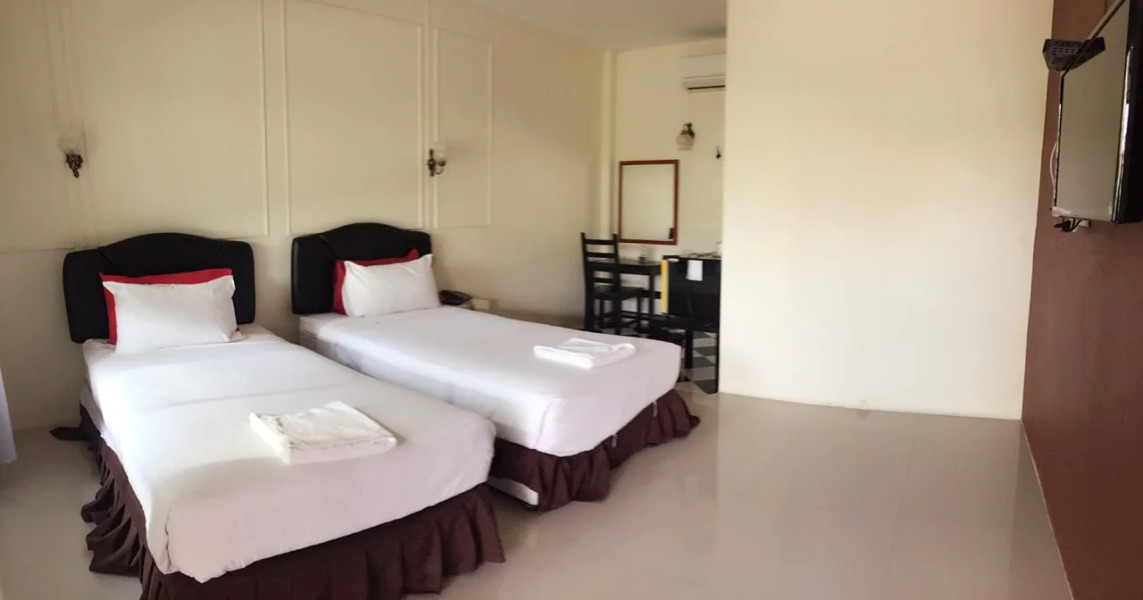 Topaas Resort And Swimmimg Pool