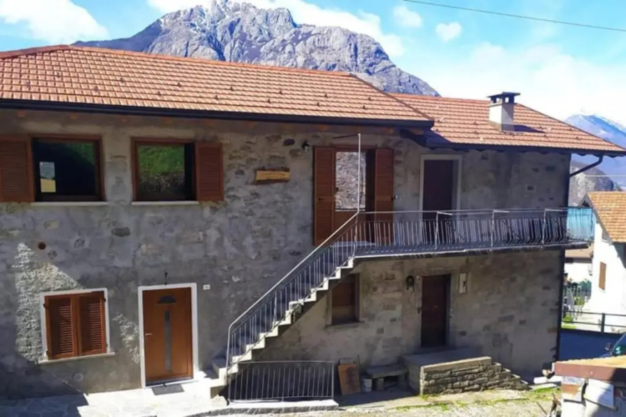 La Casa dei miei Nonni tra montagne e lago